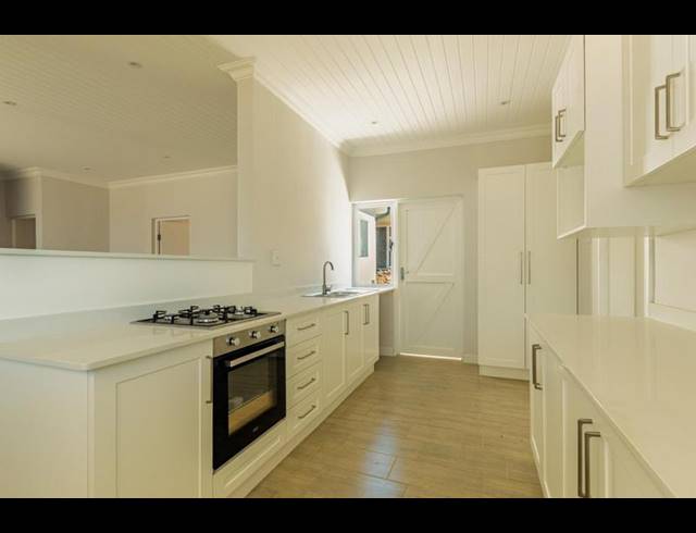 3 BEDROOM TOWNHOUSE FOR SALE IN GREENDALE
